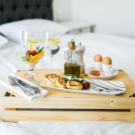 Luxury And Balcony, Минск Исторический Центр Apartament *